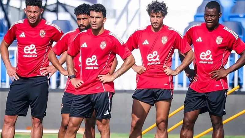 رحيل 3 نجوم سوبر عن الأهلي.. شوبير يكشف الحقيقة
