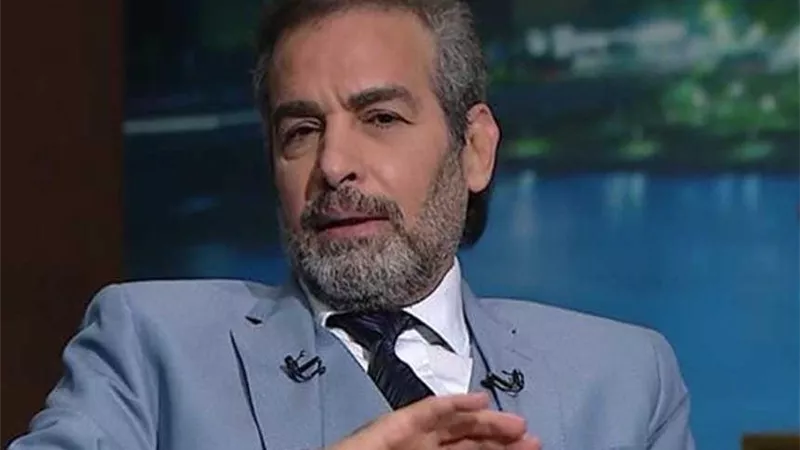أحمد عبد العزيز يحصد جائزة الإبداع والتميز بمهرجان  همسه للاداب والفنون