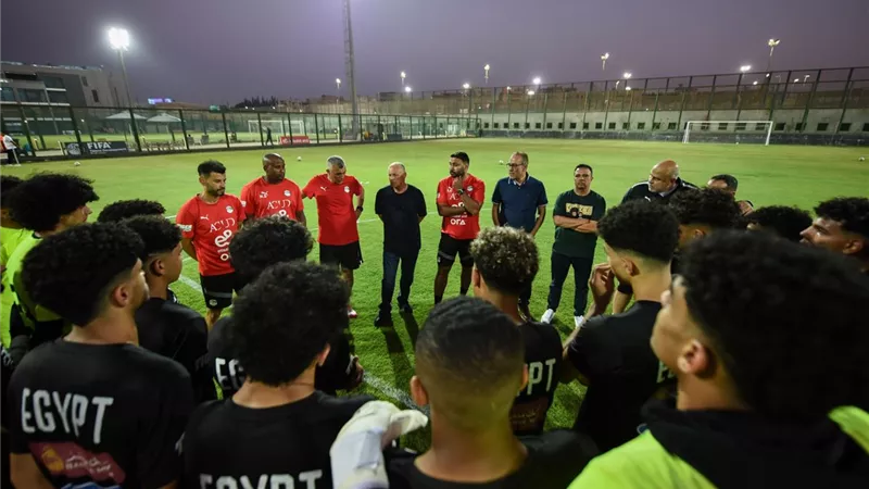 هاني أبو ريدة يتابع تدريبات المنتخبات 