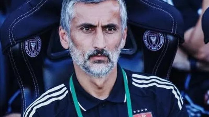 يؤدي تدريبات الجري.. خوسيه ريبيرو يطيح بجناح الأهلي من التقسيمة