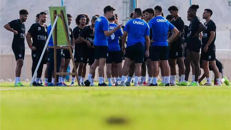 قنصل مصر في جنوب إفريقيا يحضر مران الزمالك قبل مواجهة كايزر تشيفز 