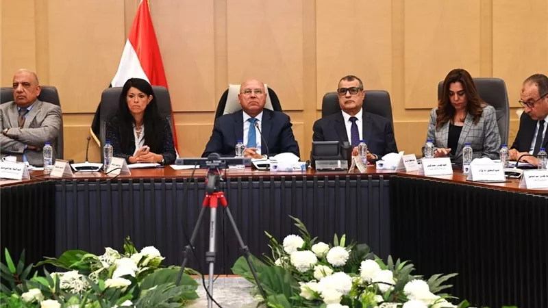 ضوابط صارمة للواردات والمناطق الحرة لحماية الصناعة المصرية