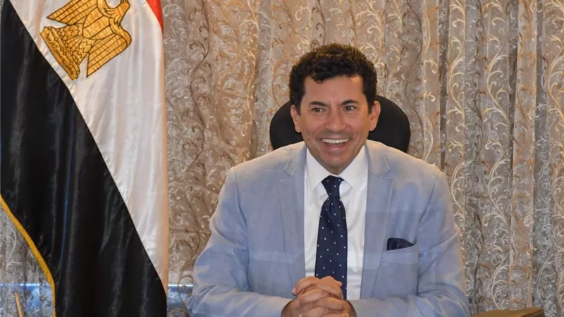 وزير الرياضة يدعم منتخب الناشئين أمام الدنمارك  في مونديال اليد
