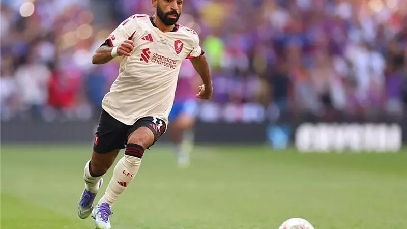محمد صلاح يدخل قائمة أعظم 10 أجنحة في تاريخ الدوري الإنجليزي 