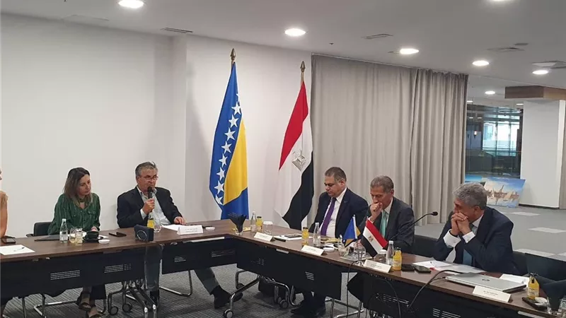 وزير السياحة يبحث مع القطاع السياحي بالبوسنة سبل التعاون وزيادة حركة السياحة