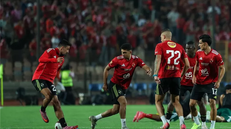 الأهلي يمنح نجومه 25 % مقدمات عقود الموسم الجديد وتتخطى 200 مليون 