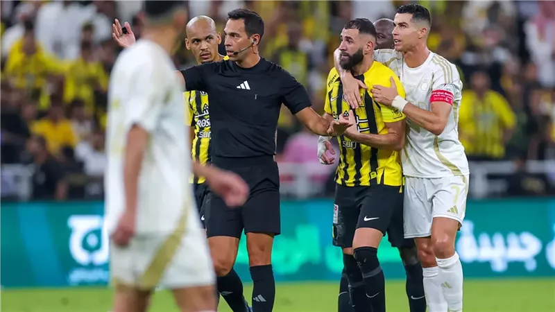 مواعيد مباريات الهلال والأهلي والاتحاد ضد النصر.. 6 قمم بدوري روشن السعودي 