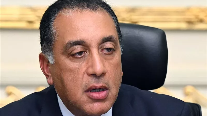 رئيس الوزراء يعلن مبادرة لخفض أسعار السلع ويؤكد دعم مصر للعلاقات الإقليمية وتطوير الإعلام