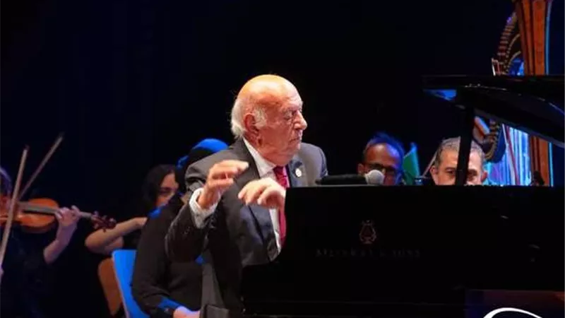 الموسيقار عمر خيرت يشعل حفله بمهرجان الصيف الدولي بحضور جماهيري ضخم