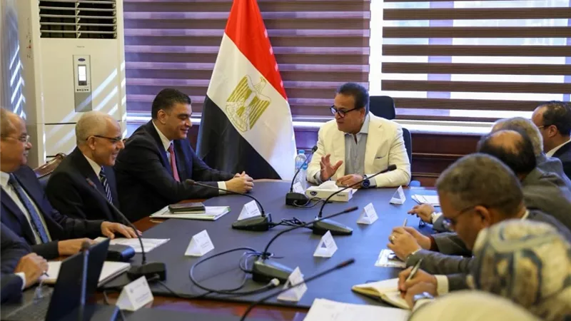 وزير الصحة يستقبل رئيس 