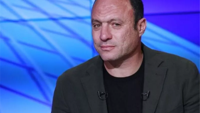 نادر السيد: ريييرو معندوش الكفاءة العالية لقيادة انسجام الأهلي