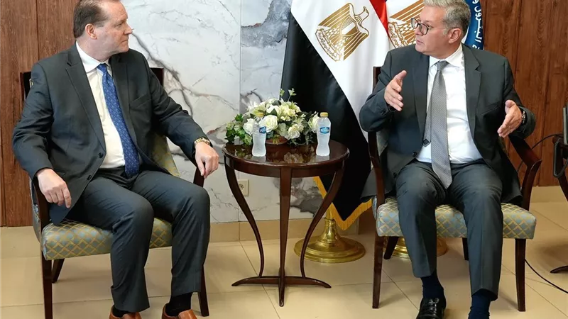 وزير البترول: بنية تحتية لاستيراد 2.25 مليار قدم غاز مسال  يوميًا