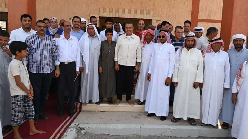 محافظ جنوب سيناء يلتقي الأهالي بطابا ويعلن عن حزمة مشروعات تنموية جديدة