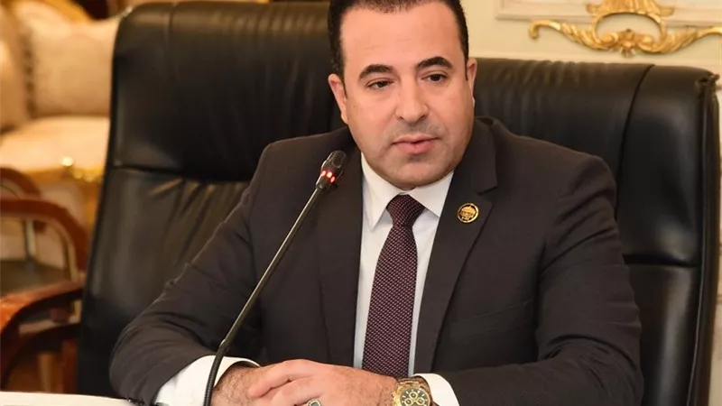 رئيس اتصالات النواب: حل أزمة إغلاق هواتف المصريين بالخارج والأجانب قريبا