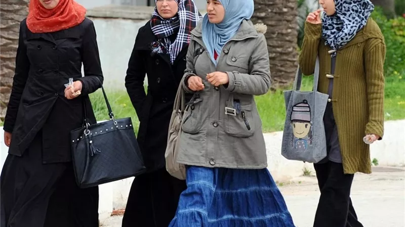 أمين الفتوى: على المرأة أن تجاهد في ارتداء الحجاب ولا تنظر لمن ارتدته وخلعته