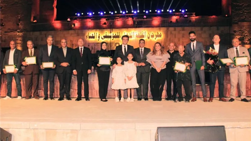 وزير الثقافة يطلق فعاليات الدورة الـ33 لمهرجان القلعة للموسيقى والغناء” ويُكرِّم 12مبدعاً