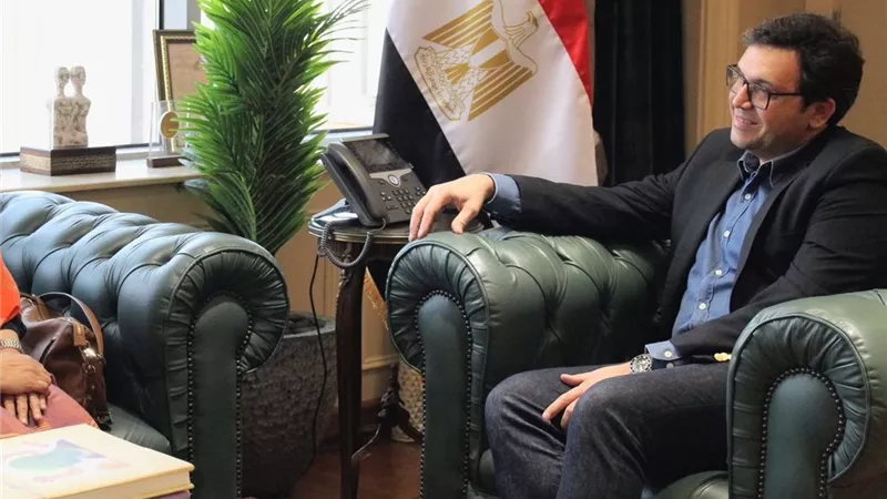 وزير الثقافة يبحث مع رشا صالح خطة تطوير القومي للترجمة ويشكر كرمة سامي