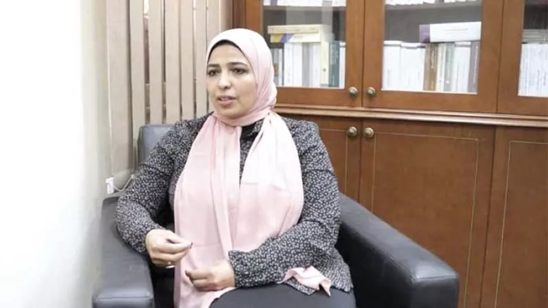 ما حكم نزول الحيض أثناء الصلاة؟.. أمينة الفتوى تجيب ببرنامج 