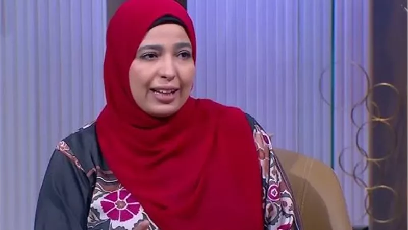 أمينة الفتوى بدار الإفتاء توضح علامات طهر المرأة وأحكام الإفرازات بعد الحيض|فيديو