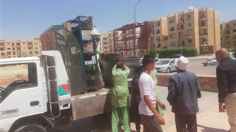 تشميع 6 محلات مخالفة في حملة بأسوان 
