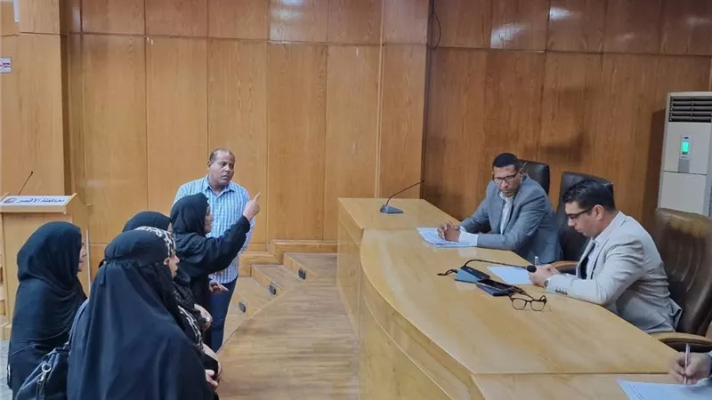 الأقصر تبحث 39 طلباً وشكوى خلال لقاء اليوم المفتوح مع المواطنين