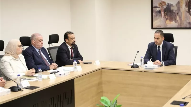 نائب وزير الصحة يعقد اجتماعًا لتطوير منظومة المخازن الاستراتيجية والتموين الطبي