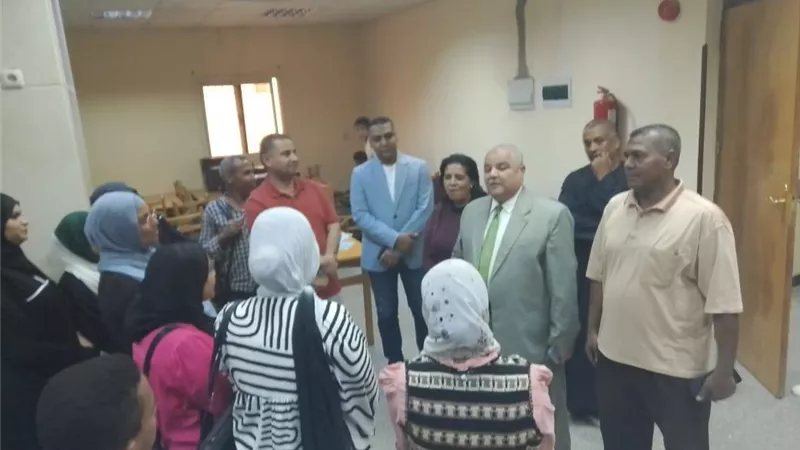وكيل تعليم الأقصر يشهد اختبارات القبول بمدرسة 