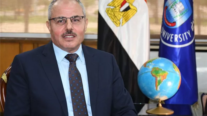 لدعم التطور الإداري والأكاديمي.. تكليف قيادات جديدة بجامعة قناة السويس 