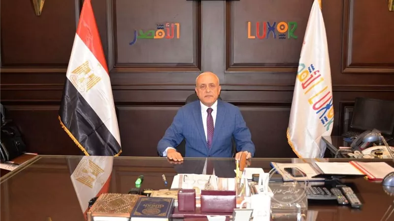 محافظ الأقصر يشدد على الإسراع في إنهاء إجراءات تقنين أراضي الدولة