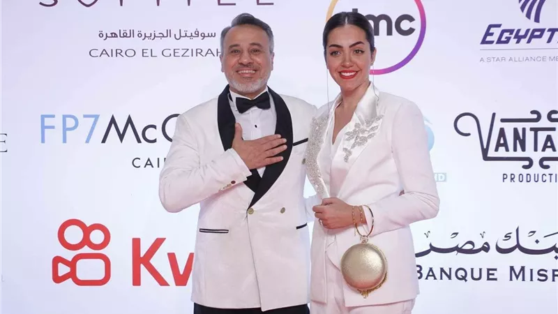 زوجة إيهاب فهمي ترد على منتقدي إطلاق اسمه بمهرجان القاهرة الدولي للطفل 
