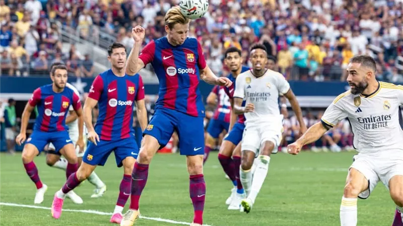 في كلاسيكو الأرض.. تفوق هجومي لبرشلونة وريال مدريد يتسلح بالدفاع 