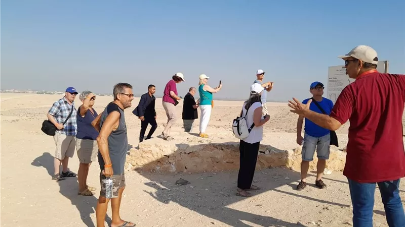 بالتزامن مع بدء الموسم السياحي.. وفود ألمانية ومجرية تزور المناطق الأثرية بالمنيا