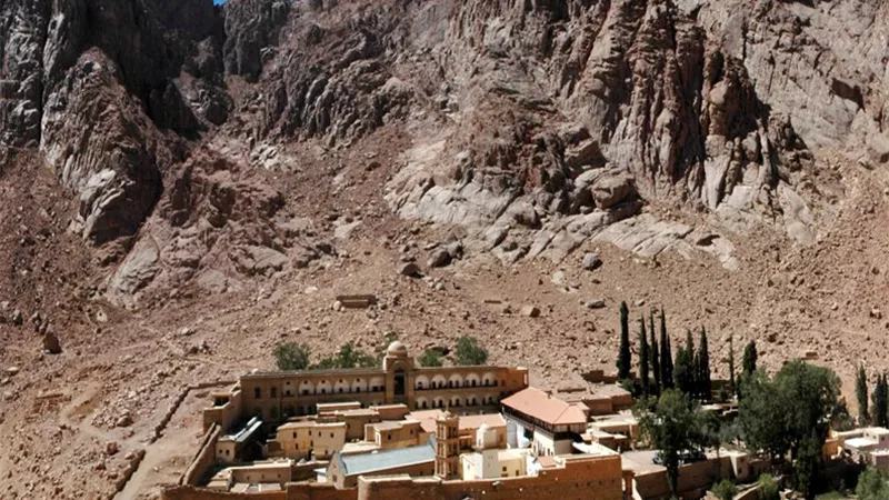 دير سانت كاترين.. جسر التاريخ والدين بين القاهرة وأثينا
