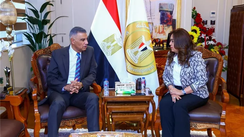 منال عوض ومحافظ أسوان يتابعان تنفيذ الخطة الاستثمارية و«حياة كريمة» وإزالة التعديات