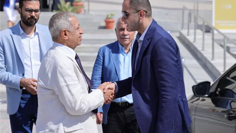 تعاون بين الصحة و«الأكاديمية العربية» في مجال التدريب وتنمية الكوادر