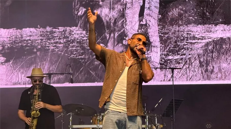 أحمد سعد يحتفل بعيد ميلاد ملك المغرب ويشعل حفله وسط حضور جماهيري