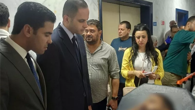 نائب وزير الصحة يزور مصابي حادث طريق «الإسكندرية - مطروح» بمستشفي الضبعة