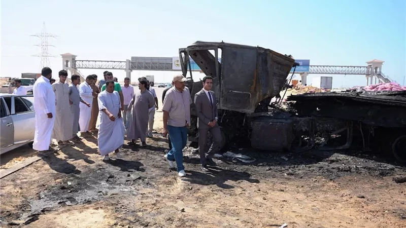  كارثة طريق مطروح.. آخر تطورات حادث تصادم سيارة نقل بـ11 أخرى