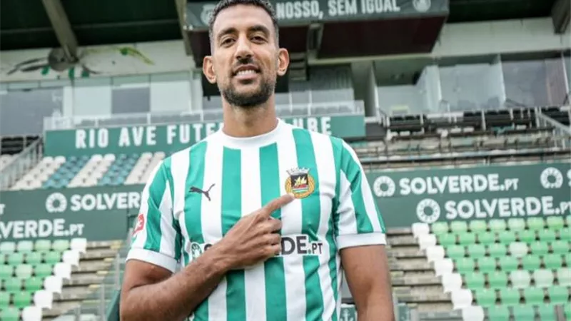 أحمد حسن كوكا يغيب عن افتتاحية دوري روشن.. اعرف السبب 