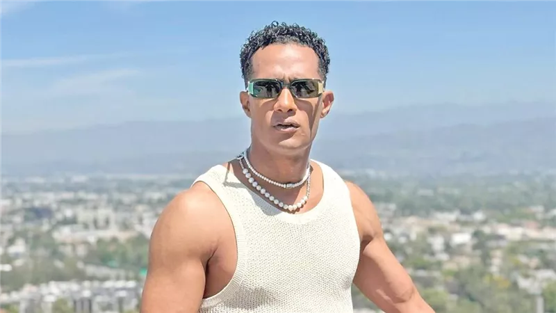 حقيقة حديث محمد رمضان عن اعتزال عادل إمام