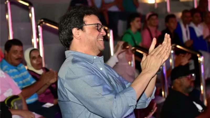 وزير الثقافة يشهد عروض فعاليات مهرجان “ليالينا في العلمين” ويشيد بأداء المشاركين