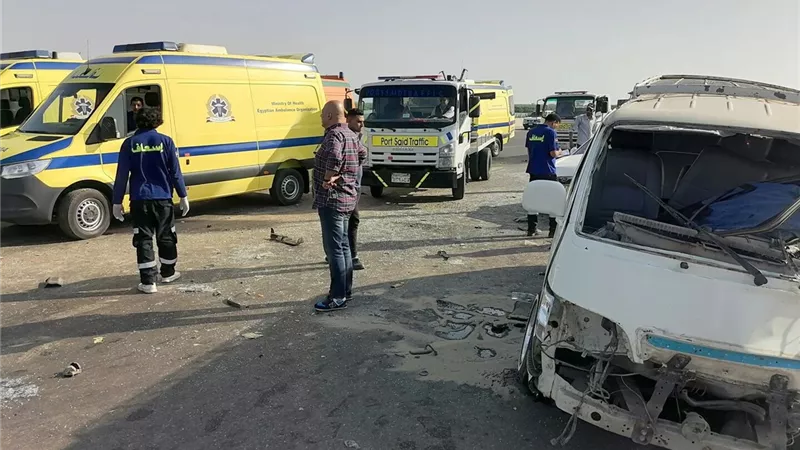 مصرع وإصابة 8 أشخاص فى حادث انقلاب سيارة ميكروباص بأسيوط