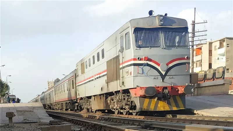 مصرع شابين دهسا تحت عجلات القطار في طما غرب سوهاج |تفاصيل