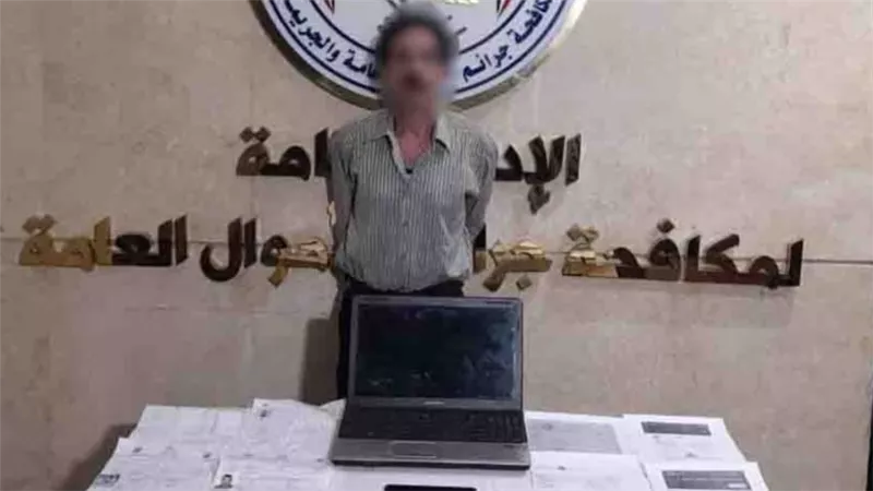 القبض على شخص لقيامه بتزوير تأشيرات السفر وعقود العمل بالجيزة
