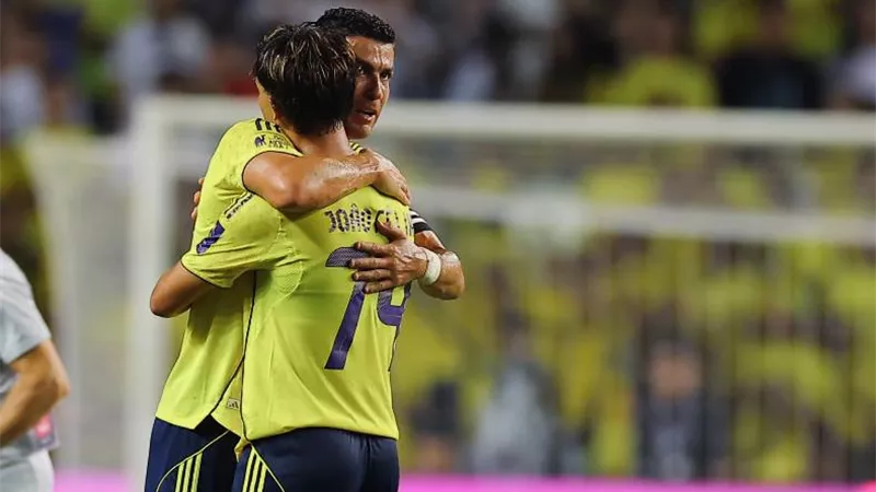 رونالدو وجواو فيليكس يقودان هجوم النصر أمام أهلي جدة بنهائي السوبر السعودي 