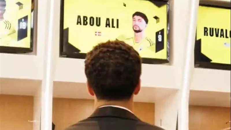 خطأ إداري أم تجاهل سياسي؟ علم الدنمارك يثير الجدل مع وسام أبو علي