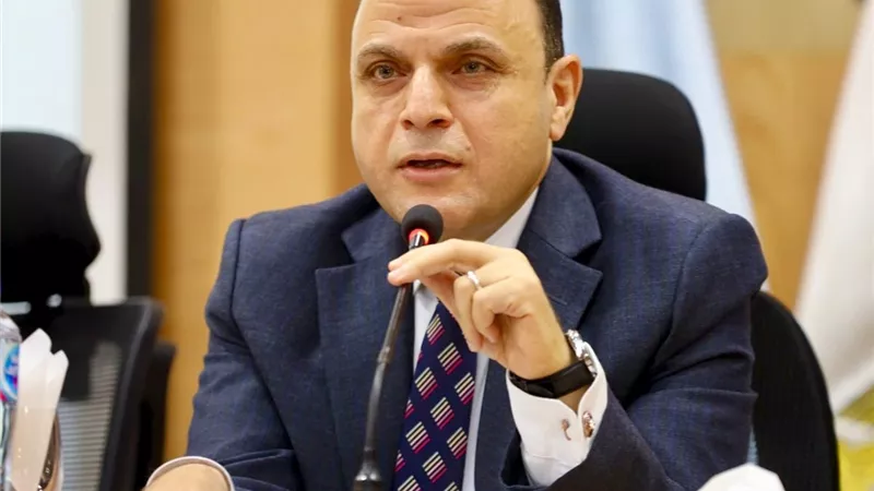  محافظ كفر الشيخ يوجه بحصر ومعالجة النقاط الخطرة على الطرق