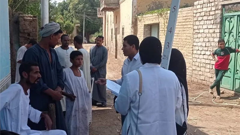 صحة الأقصر تتابع حملة التجريع ضد البلهارسيا بقرية المحاميد قبلي