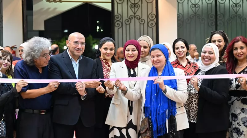 الثقافة تطلق فعاليات الملتقى الأول للفنون التشكيلية بقصر الإبداع
