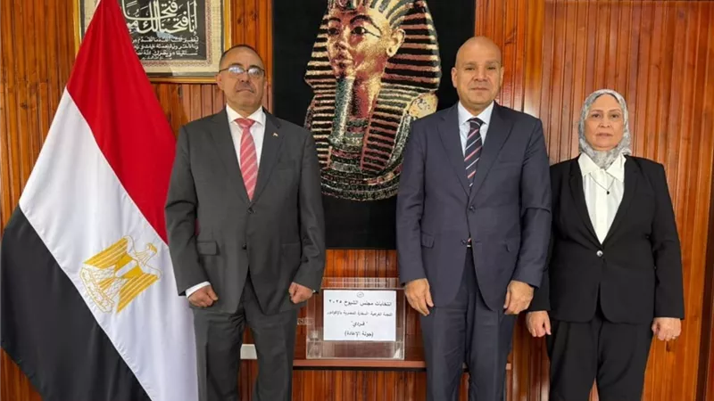 “الوطنية للانتخابات” تُتابع انتظام فتح لجان الاقتراع بـ7 دول بأمريكا الشمالية والجنوبية |صور